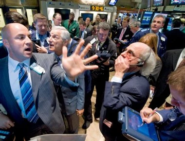 Ιταλικός πυρετός «γκρεμίζει» τα ευρωπαϊκά χρηματιστήρια - Μ.Σαλβίνι: «Δεν υποχωρούμε - Δεν θα γίνουμε Ελλάδα»